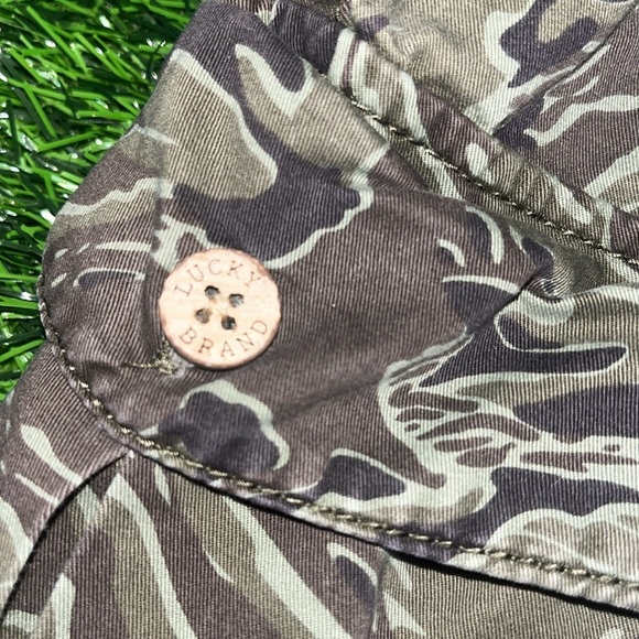 Lucky Brand Cargo Camouflage Shorts - Picture 2 of 5